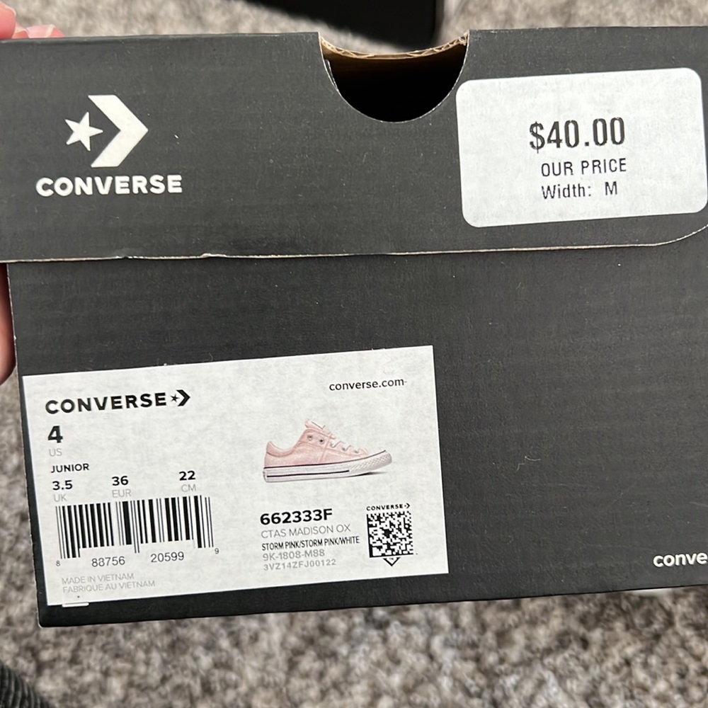 Converse - Picture 2 of 4
